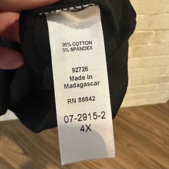 NWT Catherines Suprema® Studio Grommet Stud Top - Black - Size 4X - Picture 8 of 9